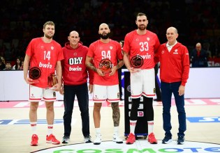 Βραβεύθηκαν από την ΚΑΕ Ολυμπιακός οι Βεζένκοφ, Μιλουτίνοφ και Φουρνιέ (vid)