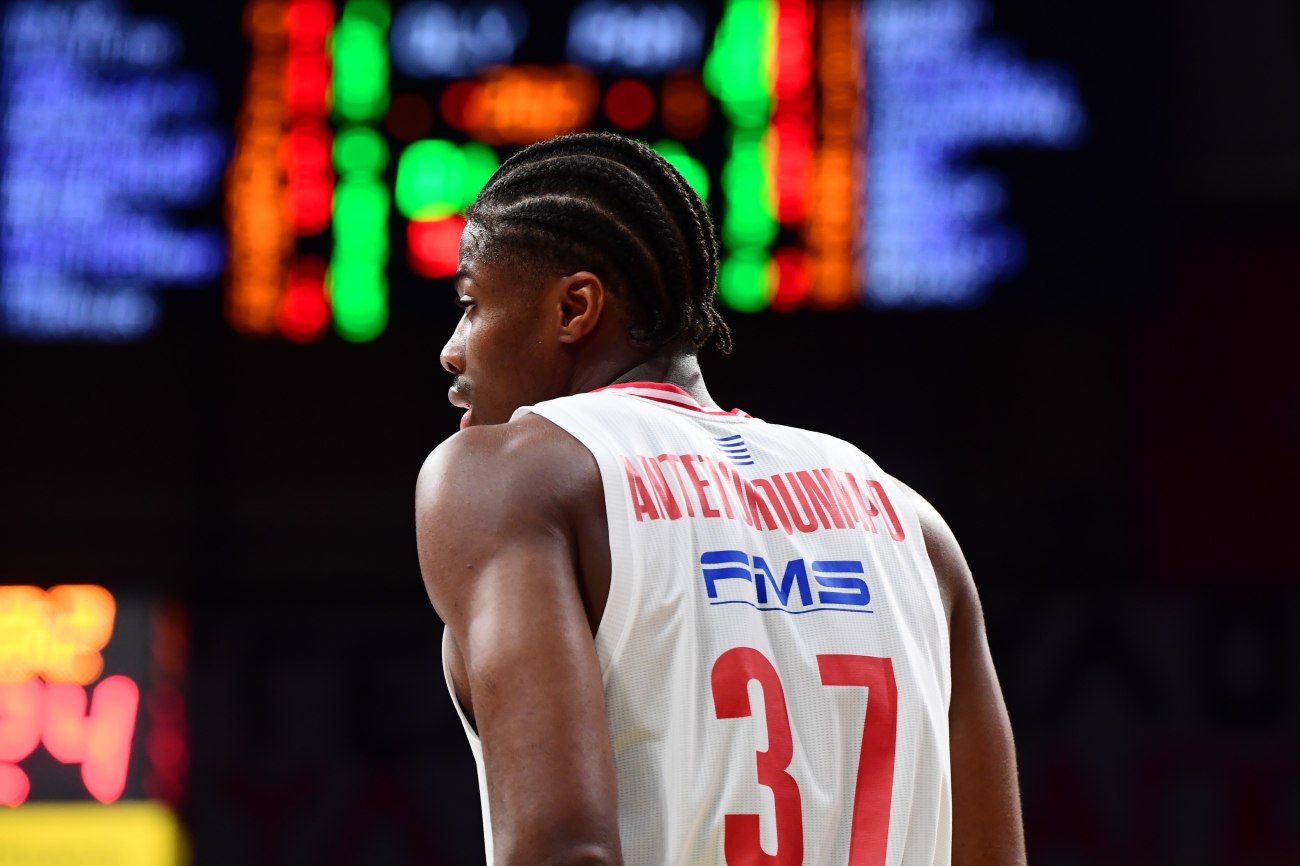 Πρόβλημα στο μάτι για τον Κώστα Αντετοκούνμπο