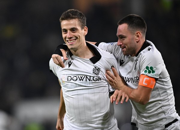 ΑΕΚ – ΠΑΟΚ: Μπάμπα και Κωνσταντέλιας έδωσαν προβάδισμα δύο γκολ στους Θεσσαλονικείς (vids)