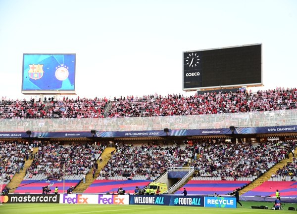 Ολυμπιακός: Περισσότεροι από 3.500 οι «ερυθρόλευκοι» φίλαθλοι στο Μονζουίκ (pics+vid)