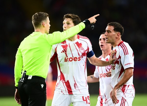 Ρέτσος: «Όσο παίζαμε με 11 παίκτες ήμασταν ανταγωνιστικοί απέναντι σε μια τεράστια ομάδα»