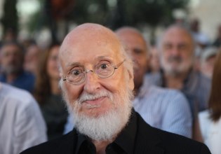 Διονύσης Σαββόπουλος: Ο πολιτικός κόσμος αποχαιρετά τον «Νιόνιο» του ελληνικού τραγουδιού