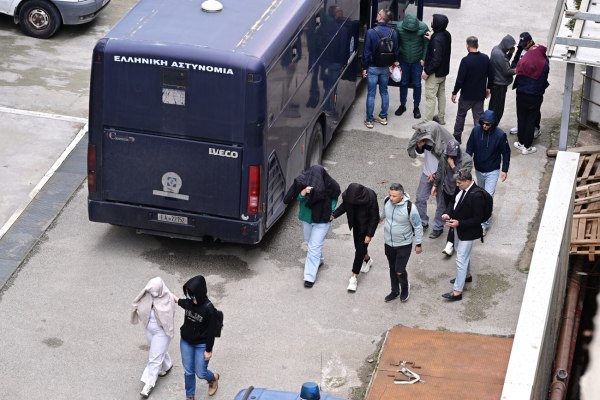 Ελεύθεροι με περιοριστικούς όρους οι πρώτοι 11 κατηγορούμενοι για τον ΟΠΕΚΕΠΕ