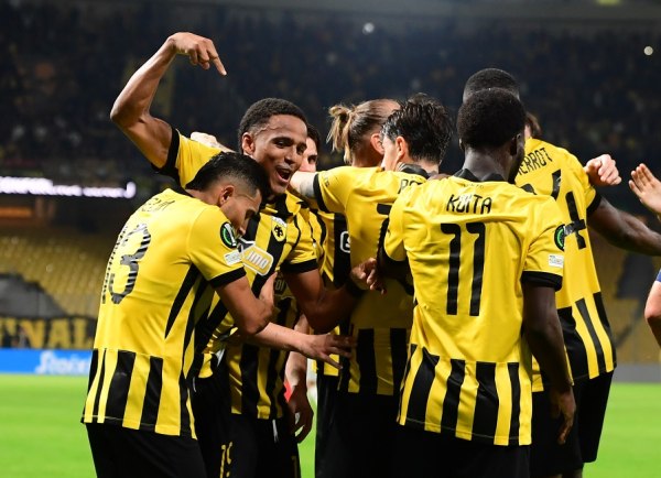 Ο Ελίασον κάνει το 3-0 για την ΑΕΚ επί της Αμπερντίν – Δείτε και τα δύο πρώτα (vids)