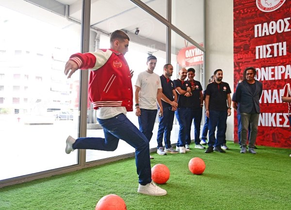 Καρεμπέ: «Είμαι πάρα πολύ συγκινημένος που μπορούμε να ξαναζήσουμε τη μεγάλη ιστορία του Ολυμπιακού» (vid)