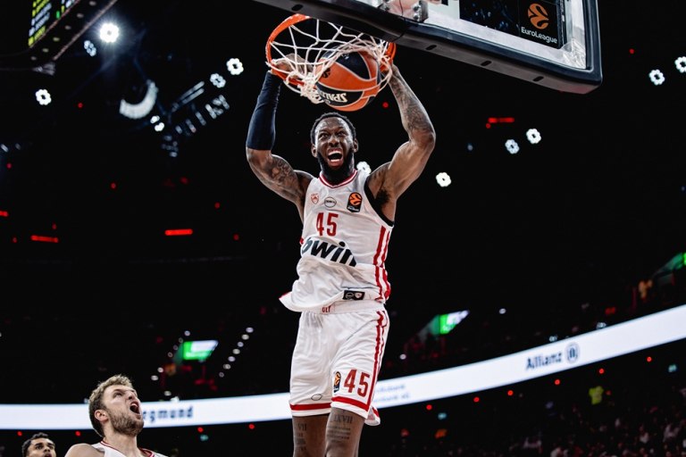 Χολ: «Είναι μία διαδικασία να δενόμαστε μεταξύ μας»