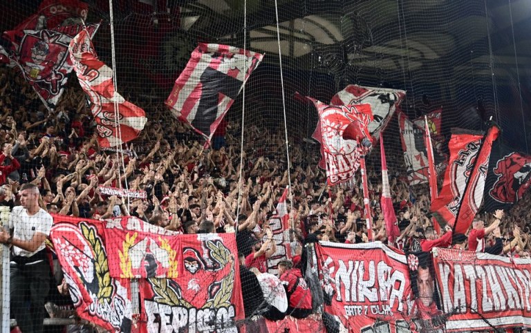 «Καμίνι» το Καραϊσκάκη στο ντέρμπι με την ΑΕΚ – 15ο σερί sold out (vids, pics)