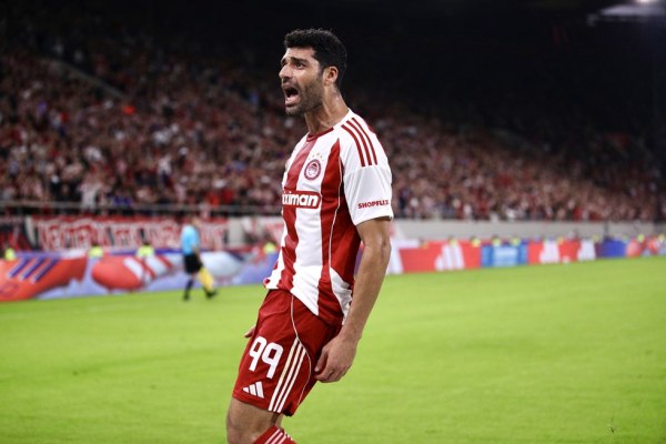 Η σέλφι του Ταρέμι μετά τη νίκη του Ολυμπιακού κόντρα στην ΑΕΚ