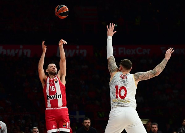 Κώστας Παπανικολάου: Τα 56 δευτερόλεπτα που αγωνίστηκε, η προσθήκη του Γουόρντ και η ειδική διαχείριση