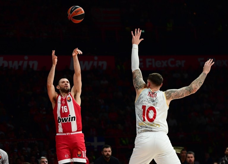 Κώστας Παπανικολάου: Τα 56 δευτερόλεπτα που αγωνίστηκε, η προσθήκη του Γουόρντ και η ειδική διαχείριση