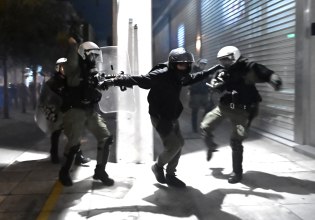 Πορεία αναρχικών στο κέντρο για τον ένα χρόνο από την έκρηξη στους Αμπελόκηπους – Ένταση στα Εξάρχεια