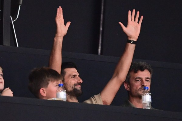 Νέα αποθέωση για Τζόκοβιτς στο ΣΕΦ από τους φιλάθλους, τραγούδησε ξανά σύνθημα του Ολυμπιακού