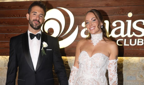 Γιώργος Λιβάνης και Ανδρομάχη ενώθηκαν με τα δεσμά του γάμου και βάφτισαν τον γιο τους σε μια διπλή τελετή