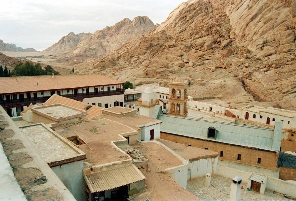 Κοινή δράση Μπιλιράκη – Φαραντούρη για τη Μονή Σινά – «Να μην αναλάβει την ηγεσία της UNESCO η Αίγυπτος»