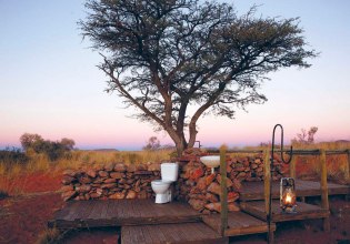 Η ομορφιά μπορεί να βρεθεί παντού: Ο γύρος του κόσμου μέσα από τις 100 πιο περίεργες τουαλέτες