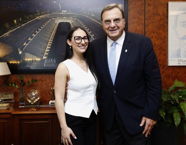 Κλαυδία: Με την Αστερομάτα στην Τελετή Παράδοσης της Ολυμπιακής Φλόγας