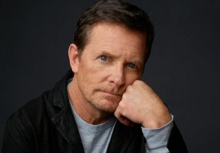 «Έχω πολλά ακόμα να κάνω» – Ο Μάικλ Τζ. Φοξ παραμένει αισιόδοξος στον αγώνα του με το Πάρκινσον