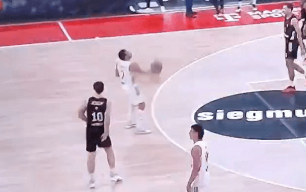 Το απίθανο «no look» σουτ του Καμπάτσο πίσω από το κέντρο (vid)