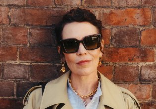 Η Ολίβια Κόλμαν πρωταγωνιστεί στην ταινία μικρού μήκους της Burberry – Από το Λονδίνο, με αγάπη