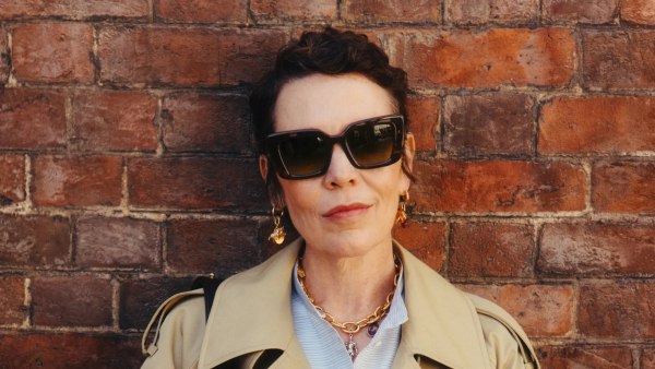 Η Ολίβια Κόλμαν πρωταγωνιστεί στην ταινία μικρού μήκους της Burberry – Από το Λονδίνο, με αγάπη