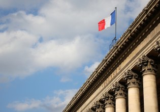 Γαλλία: Ορίστηκε η νέα κυβέρνηση – Ο Ρολάν Λεσκίρ υπουργός Οικονομικών