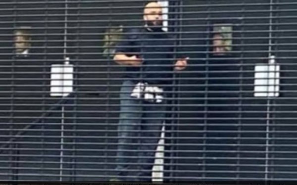 Μάντσεστερ: Βίντεο με τον δράστη της φονικής επίθεσης στη συναγωγή στο Μάντσεστερ