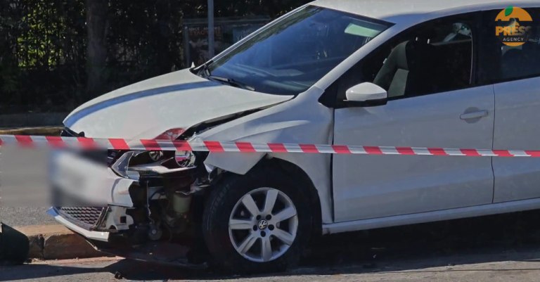 Τροχαίο στη λεωφόρο Κηφισίας: Αυτοκίνητο προσέκρουσε σε φανάρι