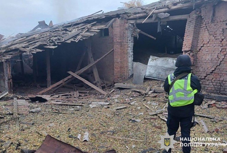 Ουκρανία: Ρωσικό σφυροκόπημα με τρεις νεκρούς στο Σούμι