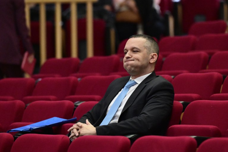 Δίκη Χρυσής Αυγής: Προκλητικός ο Κασιδιάρης – «Μαζί με τον Φύσσα, σκότωσαν κι εμένα»