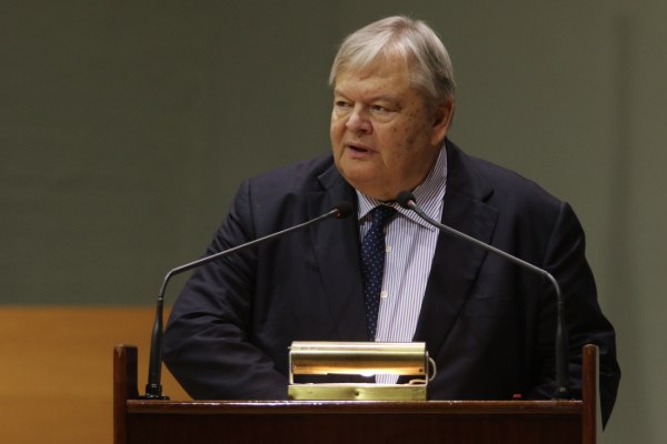 Βόμβες Βενιζέλου: Το μεγάλο πρόβλημα είναι ότι η χώρα έχει καταστεί μη διακυβερνήσιμη – Θεσμικό αδιέξοδο