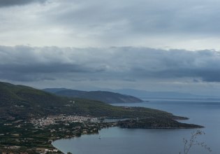 Καιρός: Νεφώσεις με τοπικές βροχές – Έως 23 βαθμούς η θερμοκρασία