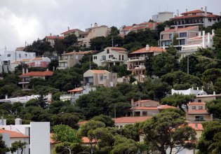 Ακίνητα: Ποιοι ιδιοκτήτες κινδυνεύουν – Στον αέρα μεταβιβάσεις και εκδόσεις αδειών