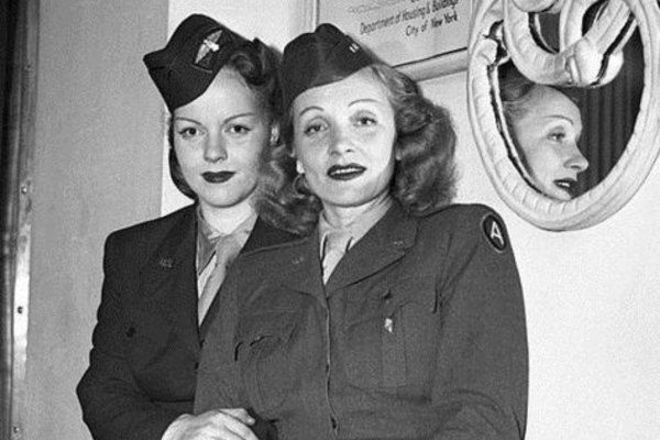 «Υπηρέτρια της μητέρας της» – Μαρία Ρίβα, η κόρη που απομυθοποίησε τον μύθο της Μαρλέν Ντίτριχ