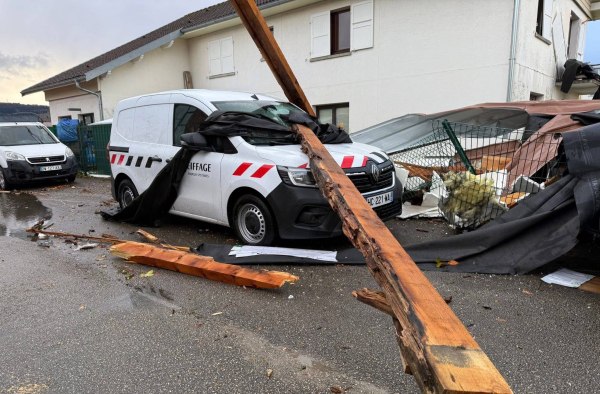 Γαλλία: 18 διαμερίσματα σε πορτοκαλί συναγερμό για την κακοκαιρία – Πάνω από 140.000 σπίτια χωρίς ρεύμα