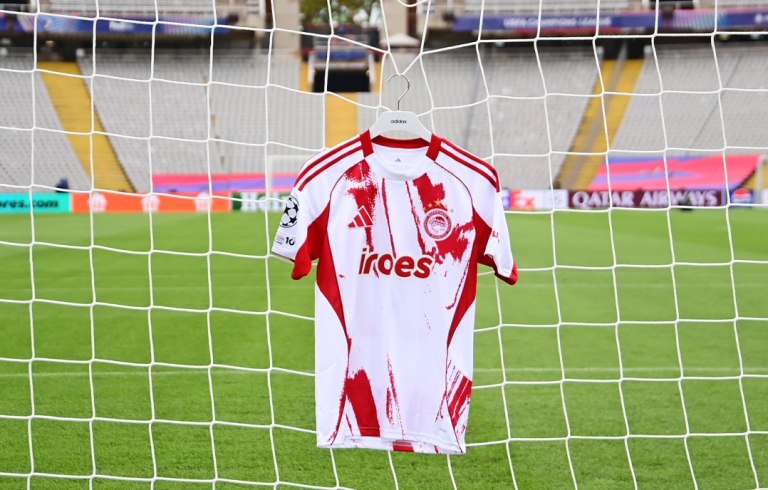 Ολυμπιακός: Με αυτή τη φανέλα θα αγωνιστεί κόντρα στην Μπαρτσελόνα (pics)