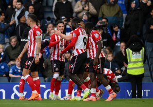 Η Σάντερλαντ «τέζαρε» την Τσέλσι στις καθυστερήσεις (2-1) – Τρίποντο για τη Νιούκαστλ (2-1)