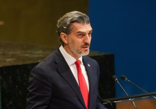 «Η Δύση μας πιέζει σε πόλεμο με τη Ρωσία»