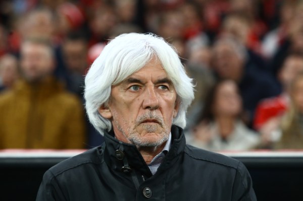 Εχει παγίδες η στήριξη στον Γιοβάνοβιτς