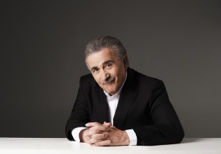 Ο Λάκης Λαζόπουλος επιστρέφει δυναμικά στο MEGA