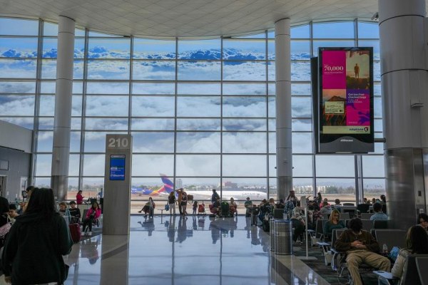 Παραλύουν τα αεροδρόμια στις ΗΠΑ από το κλείσιμο της κυβέρνησης