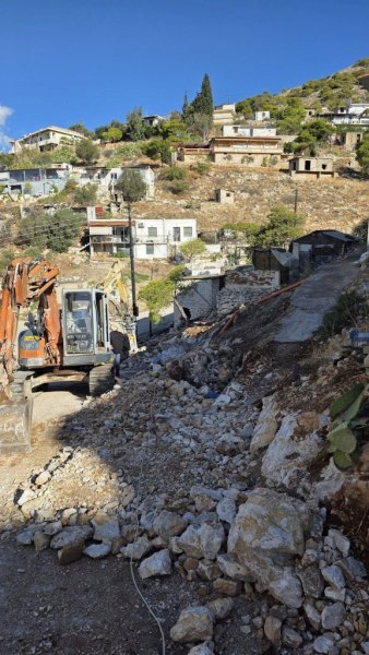 Εξόδους διαφυγής δια των εκβραχισμών δημιουργεί στο Άνω Πέραμα ο Δήμος