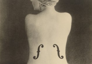 Το βιολί της Κίκι: Ο ερωτικός μύθος πίσω από τη διάσημη φωτογραφία του Μαν Ρέι