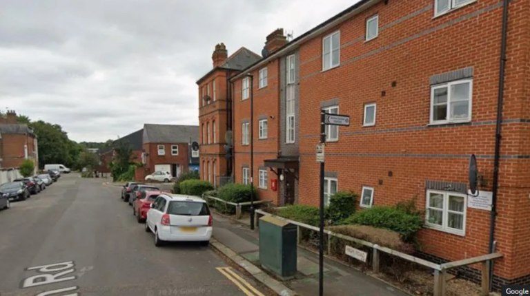 Λονδίνο: Σε κρίσιμη κατάσταση 17χρονος μετά από πυροβολισμούς – Η αστυνομία αναζητά τον δράστη