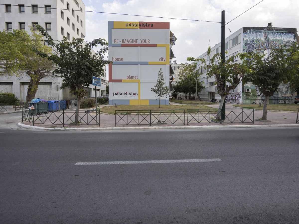 To in στην πρώτη ενεργειακά αυτόνομη παλιά πολυκατοικία της Ελλάδας – «Δεν καταλαβαίναμε ότι ζούσαμε σε κακές συνθήκες»