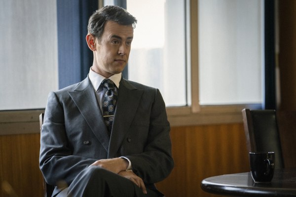 Ο Κόλιν Χανκς υποστηρίζει ότι όλοι οι «λευκοί άνδρες στα 40 τους» θα έπρεπε να κάνουν ψυχοθεραπεία