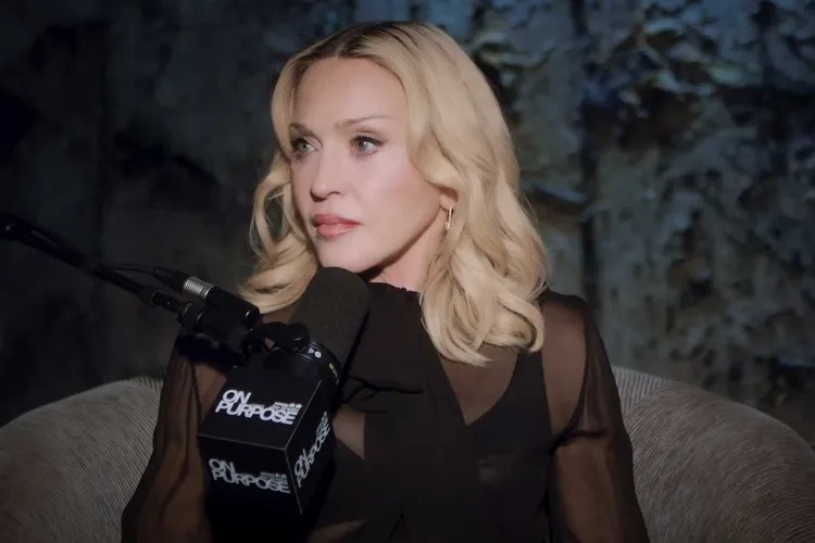 «Aναίσθητη για 4 ημέρες» – Η Μαντόνα αποκαλύπτει πώς προσβλήθηκε από σήψη και βακτηριακή λοίμωξη