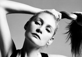 Melanie Ward – Ένα αντίο στη στιλίστρια που συνέβαλε στη μεταμόρφωση της μόδας των 90s