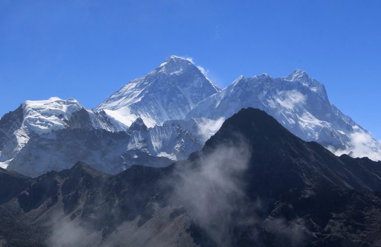 Νεπάλ: Ελικόπτερο κατέπεσε κατά τη διάρκεια διάσωσης πεζοπόρων στο Έβερεστ