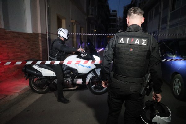 Πώς το 48χρονο θύμα ειδοποίησε την αστυνομία στον Άγιο Παντελεήμονα – Τι προβληματίζει την ΕΛ.ΑΣ.