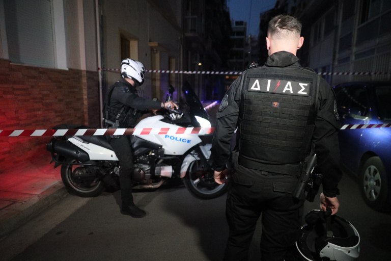 Πώς το 48χρονο θύμα ειδοποίησε την αστυνομία στον Άγιο Παντελεήμονα – Τι προβληματίζει την ΕΛ.ΑΣ.